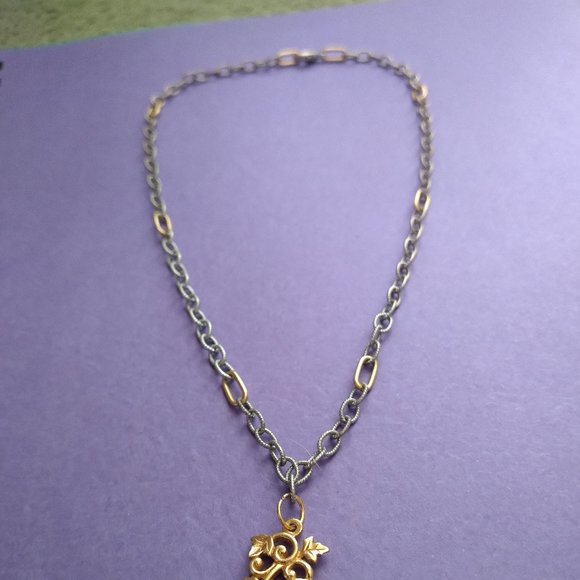 Golden leaf with wide loop gold and silver tone chain 14 inch - Picture 2 of 5